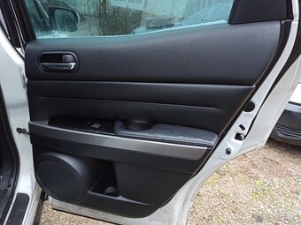 MAZDA CX-7 – INTERIÉR, SEDAČKY, TAPECE - 13