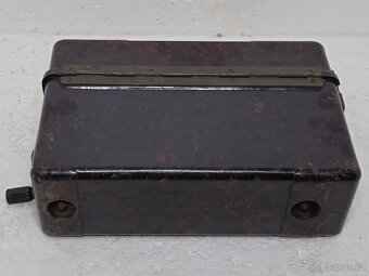 Tesla TP25 - Vojenský bakelitový telefon s induktorem - ČSSR - 13