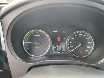 Mitsubishi Outlander PHEV - 13