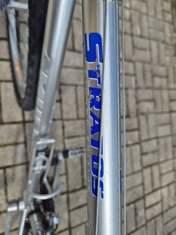 AMULET  STRATOS  19" - 13