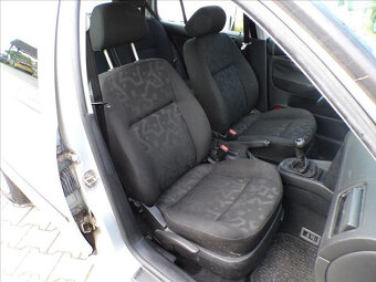 Volkswagen Golf 1,4 i KLIMATIZACE - 13