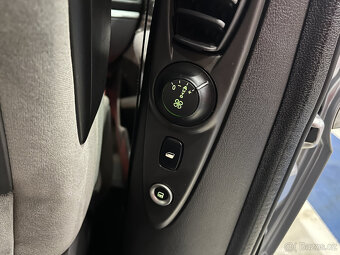 Peugeot 807, 2.2HDI 94kW, VELKÝ SERVIS, MÁLO KM - 13