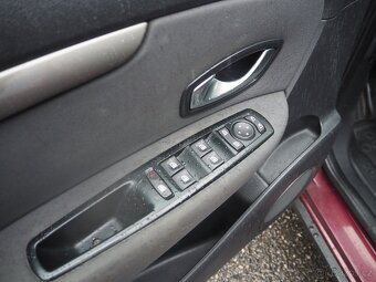 Renault Scenic 1.2 původ ČR 1 majitel r.v.2014 - 13
