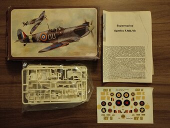 Modely letadel,KP, plastové stavebnice. - 13