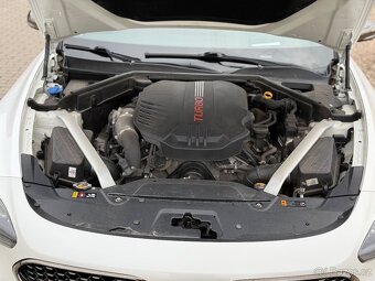 Kia Stinger 3.3 v6 Benzin 272kW r.v 2018 - 13