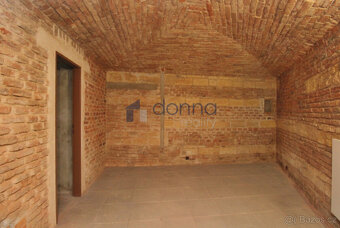 Obchodní prostor, 105m2, -1. podlaží, samostatný vchod, ul.  - 13