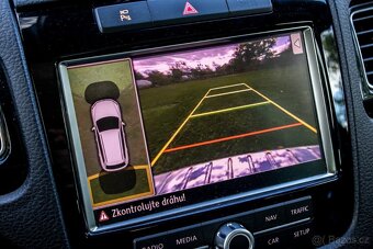 Volkswagen Touareg II 3.0 V6 Premium 4XMOTION /SPLATKY - 13