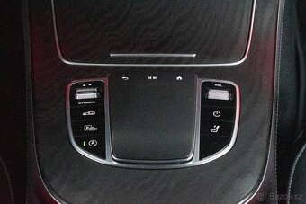 Mercedes-Benz  E 300d 4M AMG AIR DPH ČR 1.MAJ - 13