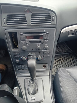 Volvo V70 2,4 D5 AWD 120kW - 13