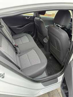 Hyundai IONIQ elektro 28kWh najeto 54T km DPH - 13