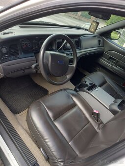 Ford Crown Victoria Police Interceptor - 13