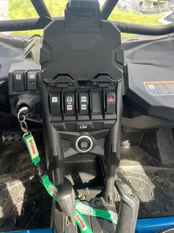 CAN AM Maverick X3 Turbo RC - 13