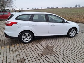 FORD FOCUS Combi III 2.0 TDCi 2014 KLIMA, PARKSYST - 13