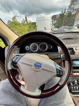 Predám Volvo XC90 EXECUTIVE - 13
