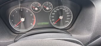 Ford Focus 1.6 74kw najeto 152tis km - 13