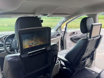 Chrysler Pacifica 3,6 Limited DVD 360 čočka 2017 DPH - 13