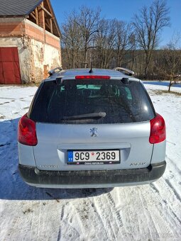 Peugeot 207 - 13