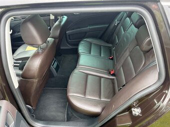 Škoda Superb 2 Face 2015 2.0 TDi 125kW DSG Laurin a Klement - 13