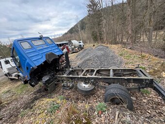 D90 cummins 107kw + jedna na náhradní díly - 13
