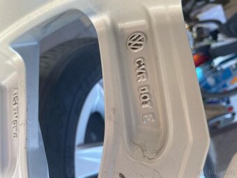 Prodám originál kola alu volkswagen tiguan - 13