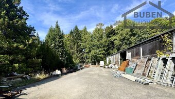 1/2 spoluvlastnického podílu areálu s administrativní budovo - 13