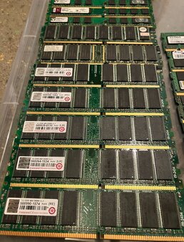 Paměti RAM do PC, typu DDR, DDR2 a DDR3, uvedená cena za vše - 13