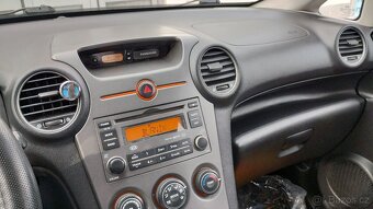 Kia Carens 2.0 CRDI - 13
