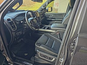 Ram 1500 5,7 HEMI, r. 2021,ODPOČET DPH, EL. PRAHY, PANORAMA - 13