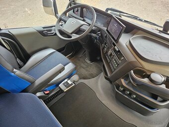 Volvo FH13 460 6x4 / Zalamovací hák / Nosič kontejnerů HYVA - 13