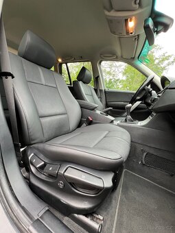 BMW X3 E83 3.0D, MANUÁL, NAVI, PDC, Xenon, Tažné - 13