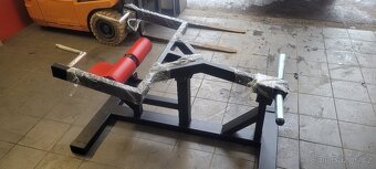 Posilovací stroje typu Hammer - 13