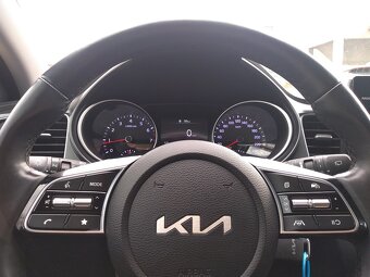2022_KIA Ceed combi 1.5 turbo_1.maj.SR_234.000Kč netto_ - 13