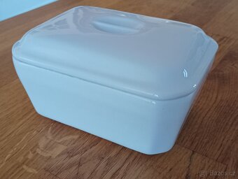 PORCELÁNOVÁ ZAPÉKACÍ DÓZA - 13