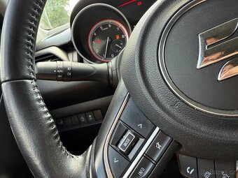 Suzuki Swift 1.2i hybrid 66kw 2020 1.majitel ČR (16.000km) - 13