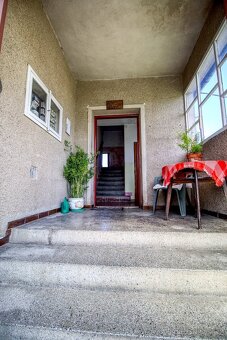Rodinný dům 5+1 s krásnou zahradou 1337 m2, obec Dobřenice. - 13