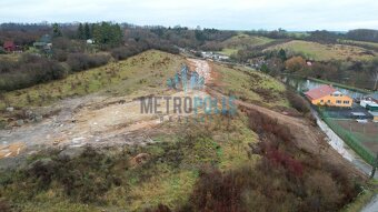 Prodej stavebního pozemku 862 m² v malebné obci Hoštice u Vo - 13