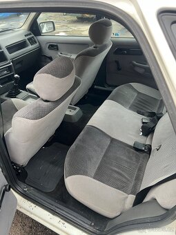 Ford Sierra 1.6i CLX - 13