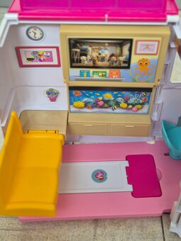 Nabízím Barbie letadlo a sanitku - 13
