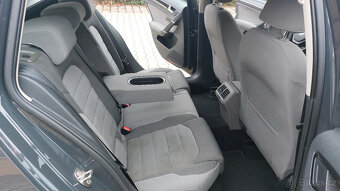 VW Golf 7 2.0 TDi 110kW Highline, 2014, velká výbava - 13
