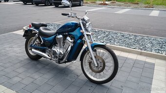 Suzuki VS 800 Intruder - 13