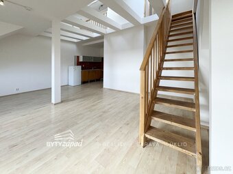 Prodej prostorného mezonetového bytu 4+kk o výměře 118 m2 - 13