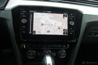 VW Passat Kombi 2.0TDi 140kW DSG Elegance 02/2020+LED+Kamera - 13
