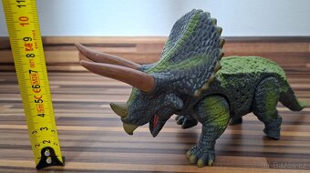 17 figurek dinosaurů - 13