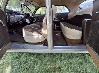 1950 Mercury Eight Sport Sedan - 13