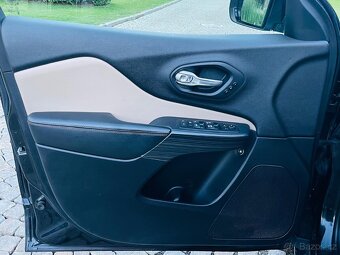 Jeep Cherokee 2.2M-JET 4x4 AUTOMAT LED VYHŘEV SERVISKA TAŽNÉ - 13