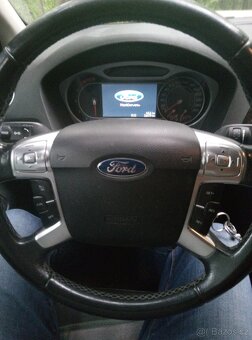 Ford Mondeo Ghia - 13