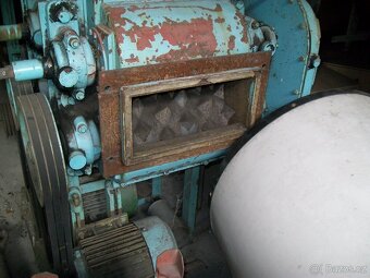 PRODÁM   robustní   DVOUválcové    zubové   DRTIČe   : - 13