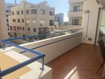 KYPR - LARNAKA, byt 3+1 s terasou, bazénem a park. stáním - 13