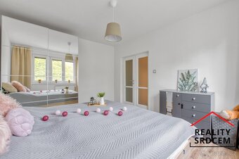 Prodej bytu v os. vlast. 2+1+prostorná lodžie/54 m2 na ul. C - 13