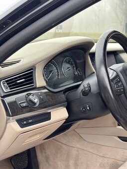 BMW 750i xDrive M-paket F01 - 13